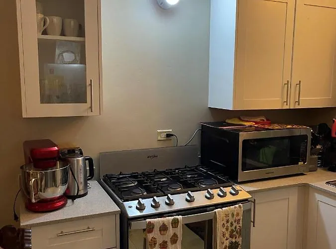 Loveable One-Bedroom House With Air Condition